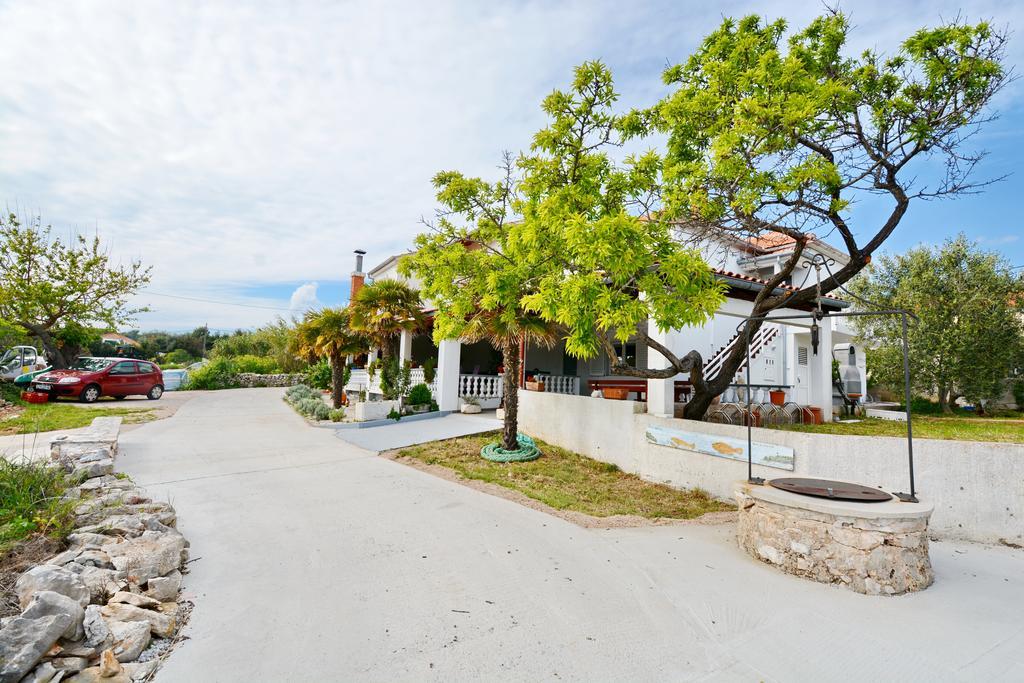Apartments Katarina ベリ・ラット エクステリア 写真