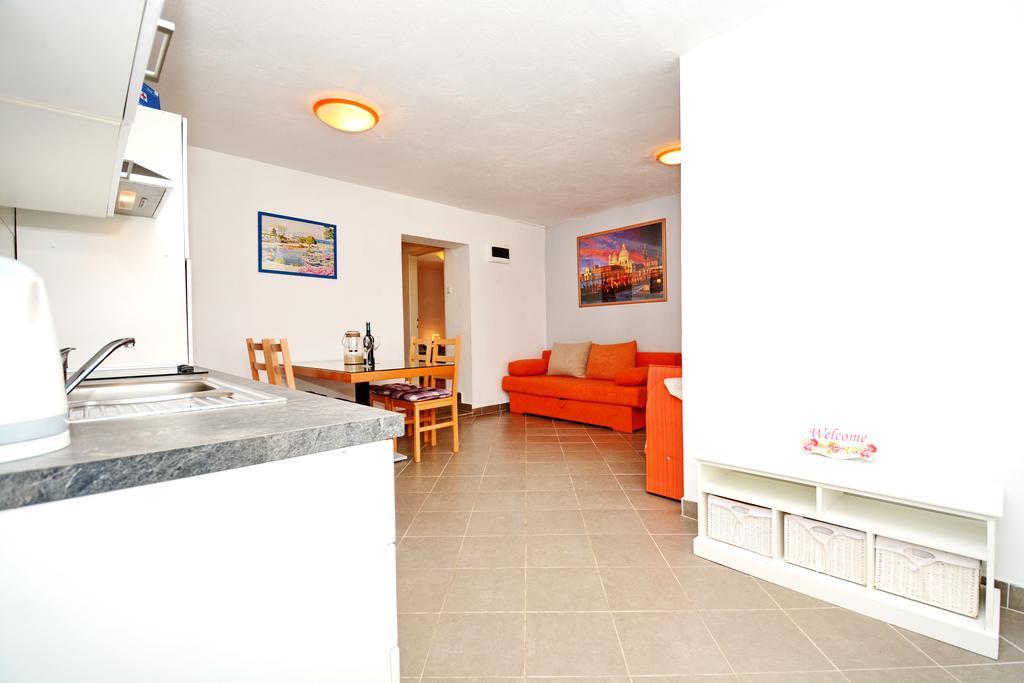 Apartments Katarina ベリ・ラット エクステリア 写真