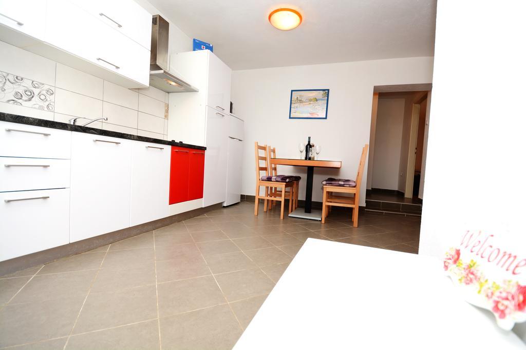 Apartments Katarina ベリ・ラット エクステリア 写真