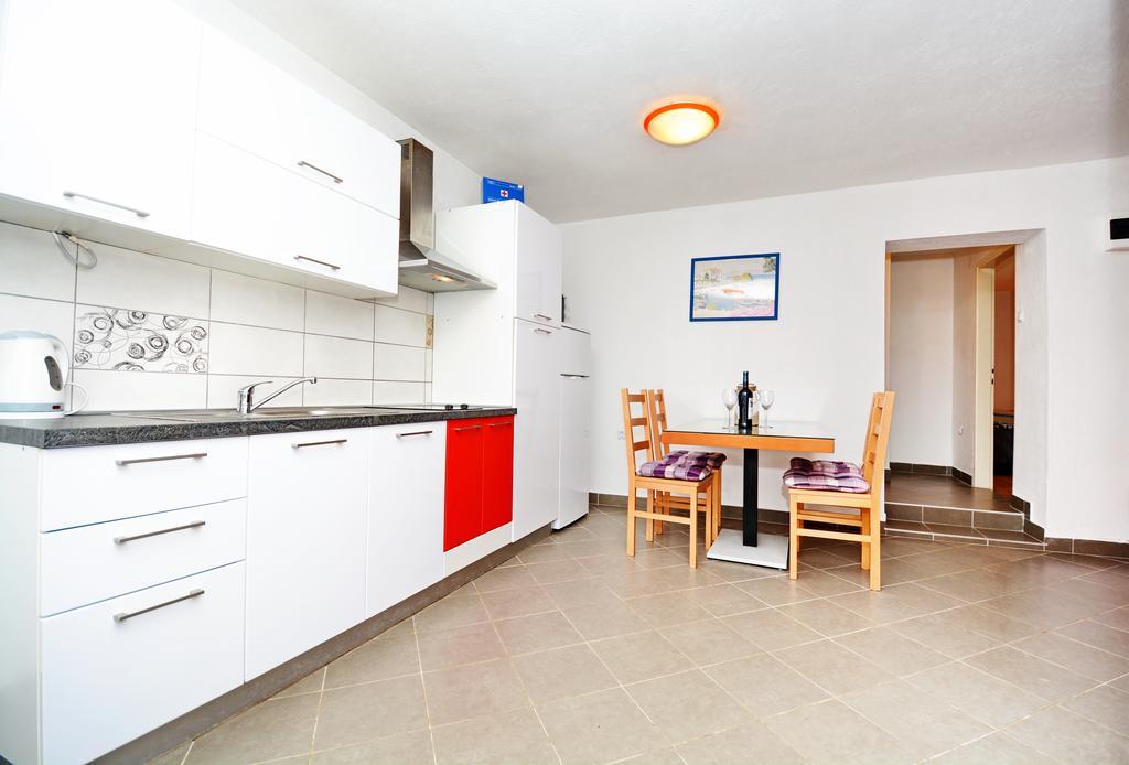 Apartments Katarina ベリ・ラット エクステリア 写真