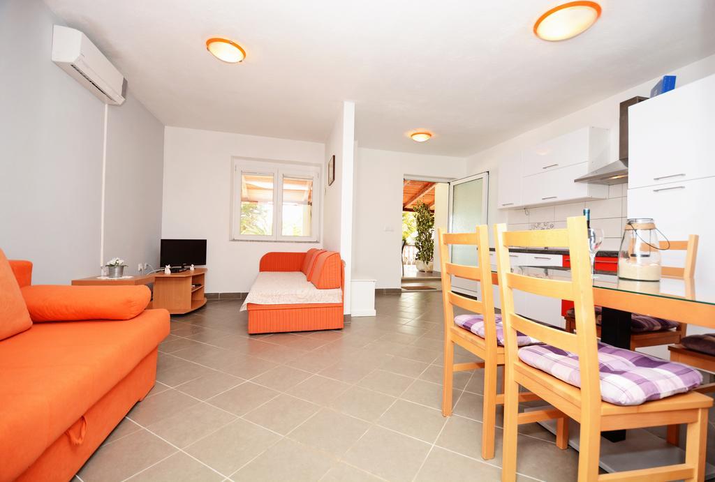 Apartments Katarina ベリ・ラット エクステリア 写真