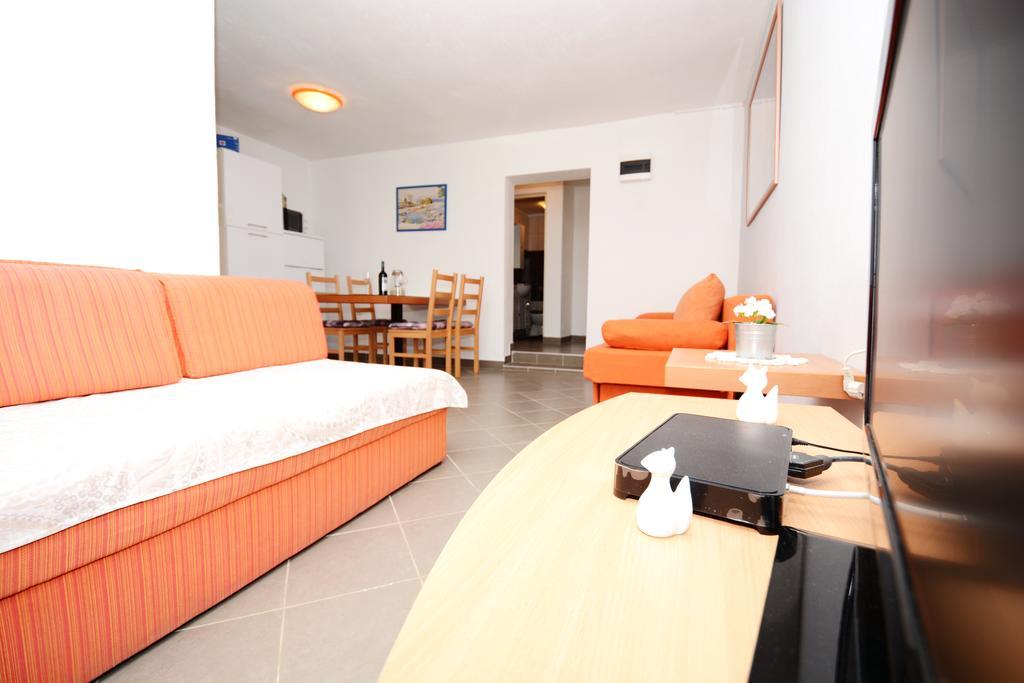 Apartments Katarina ベリ・ラット エクステリア 写真
