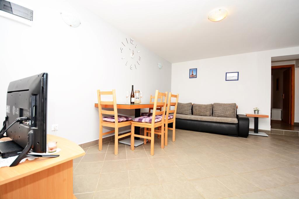 Apartments Katarina ベリ・ラット エクステリア 写真