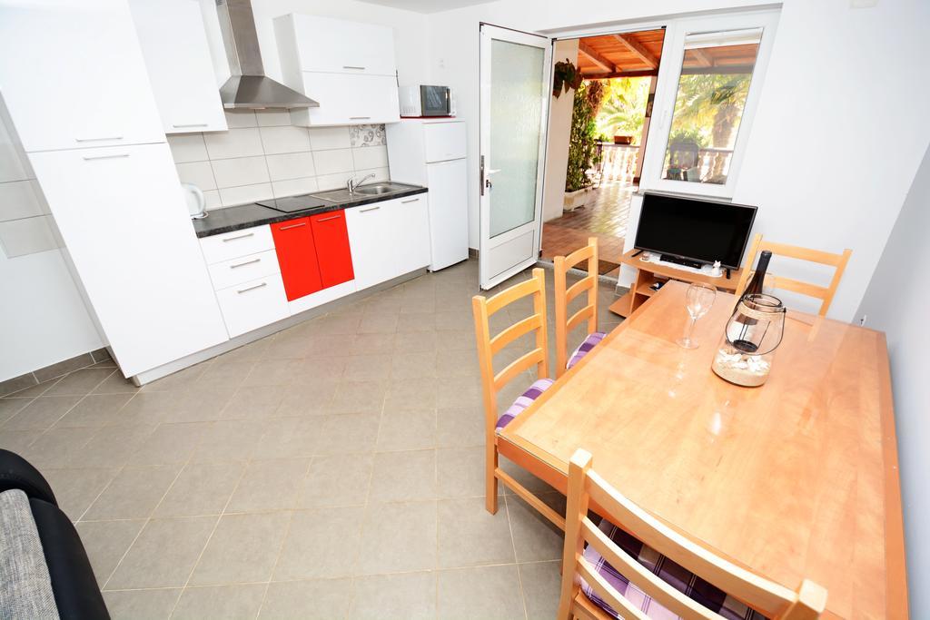 Apartments Katarina ベリ・ラット エクステリア 写真