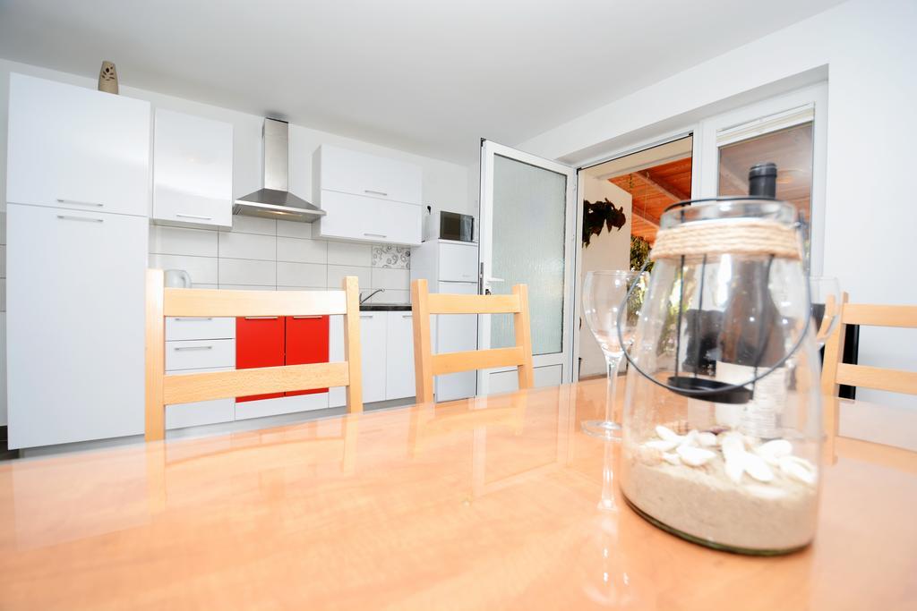 Apartments Katarina ベリ・ラット エクステリア 写真