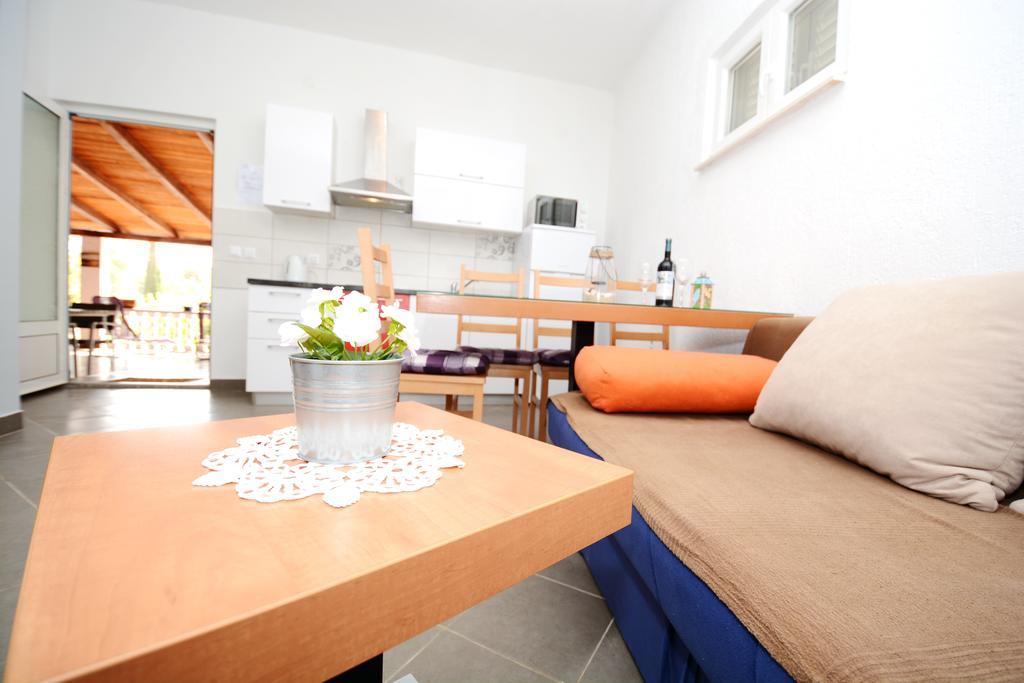 Apartments Katarina ベリ・ラット エクステリア 写真